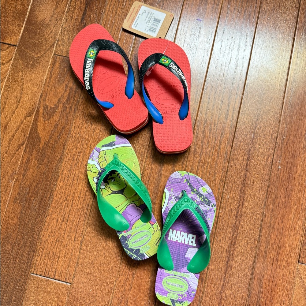 Marvel Kids Flip Flops - Red and Green